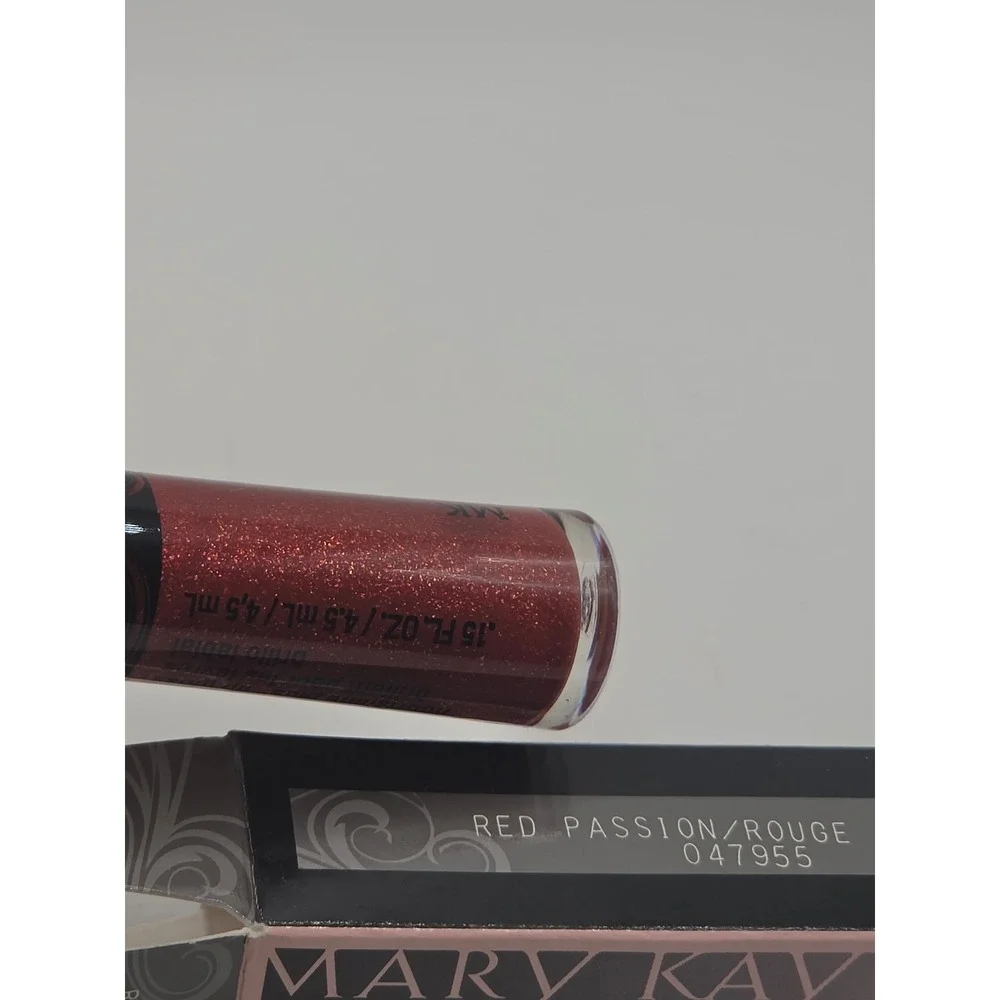 Mary Kay Nourishine Plus Lip Gloss Red Passion 047955 NIB Shimmer Red